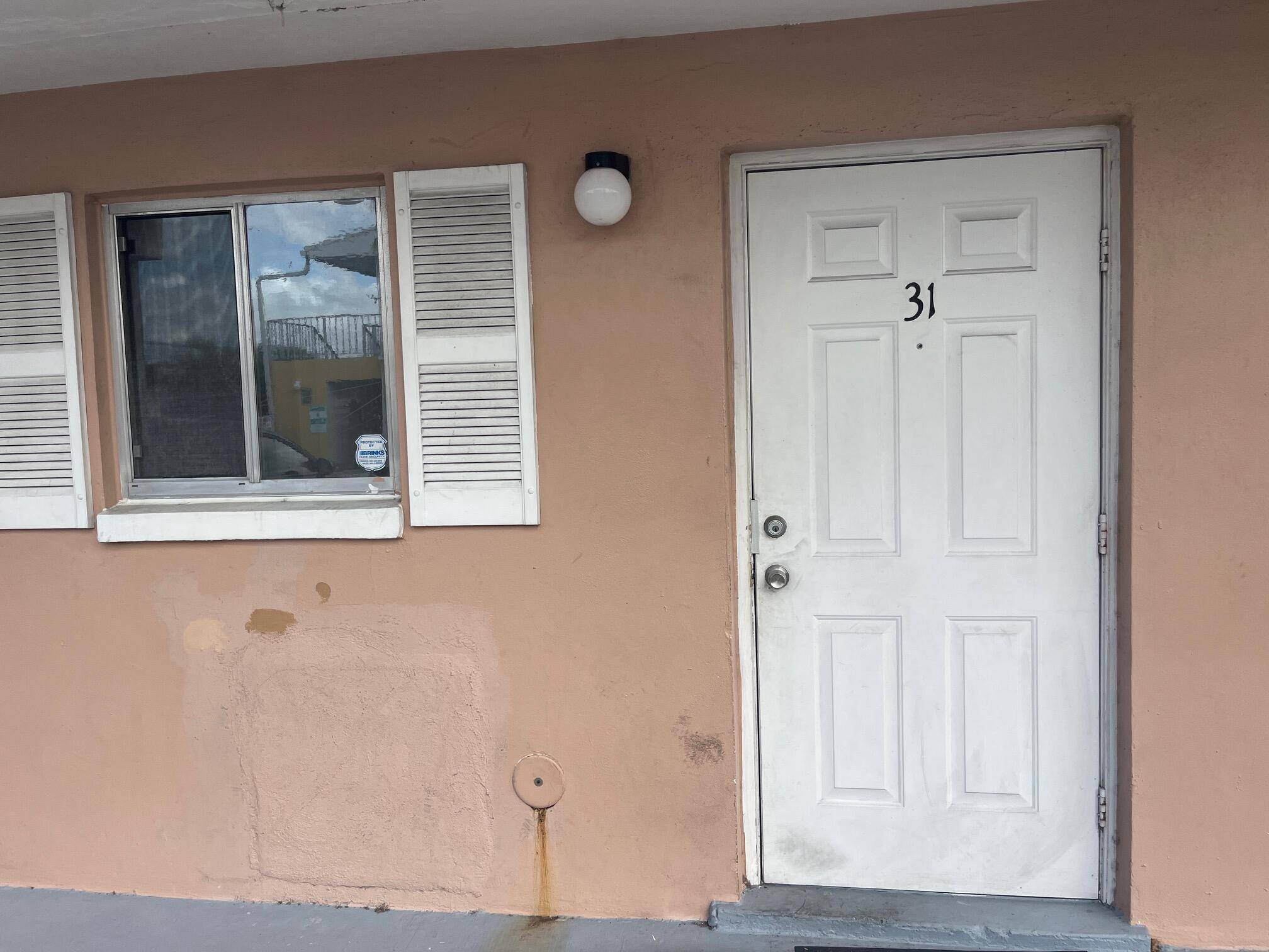 First floor 2 bed 1 bath unit with washer dryer.