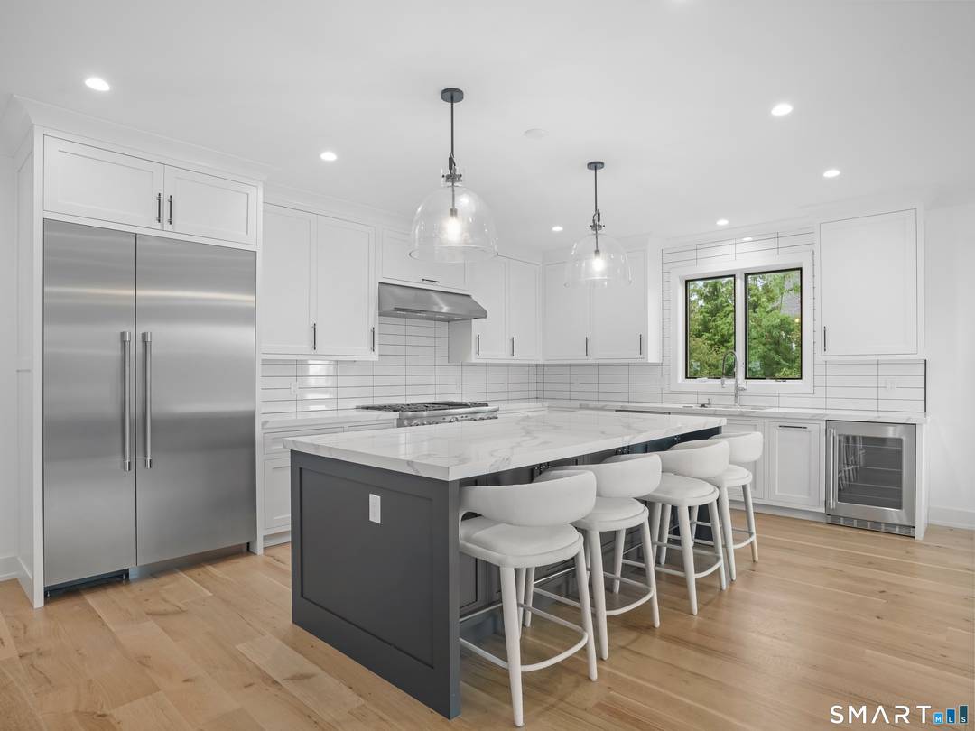 This luxury End unit new construction Townhouse feels like a single family home with over 4, 400 square feet offering an exceptional living experience with elevator and a thoughtfully designed ...