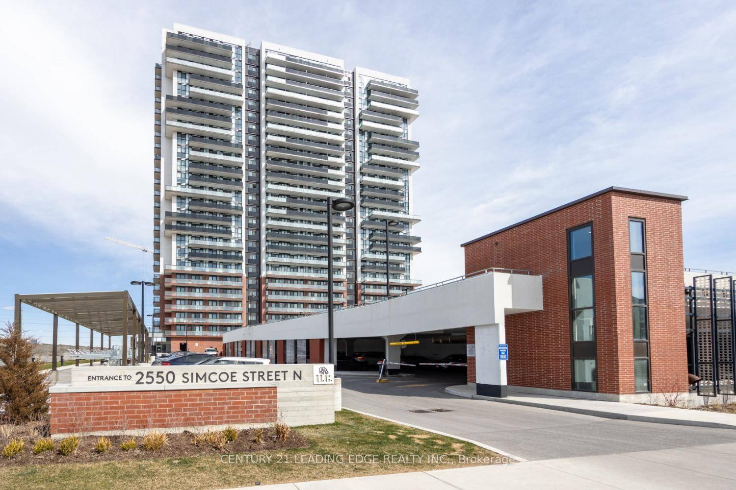 Beautiful one bedroom condo located in vibrant Oshawa North.