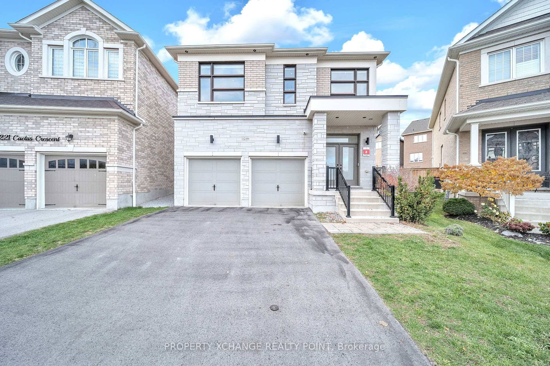 Experience luxury living in this stunning detached home, set on a premium pie shaped lot one of the largest in the subdivision.
