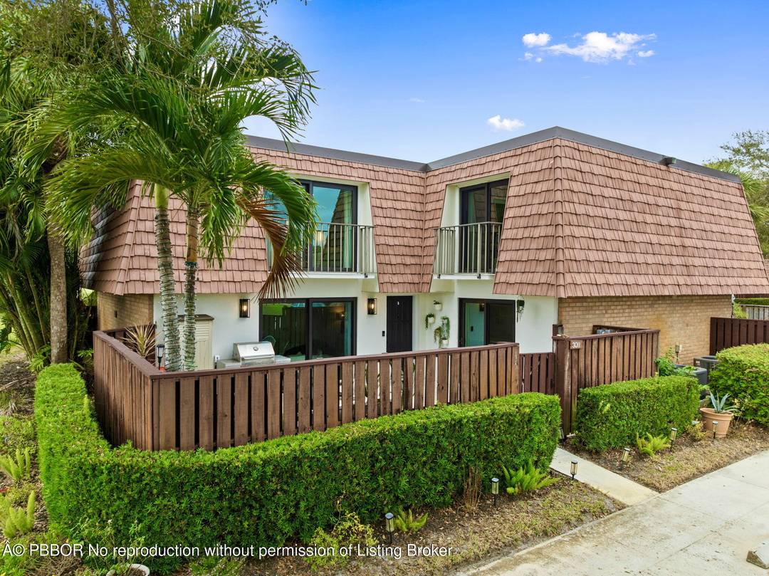 Located in the desirable Sunset Trace community, this completely finished, designer renovated residence sets a new standard for the neighborhood.
