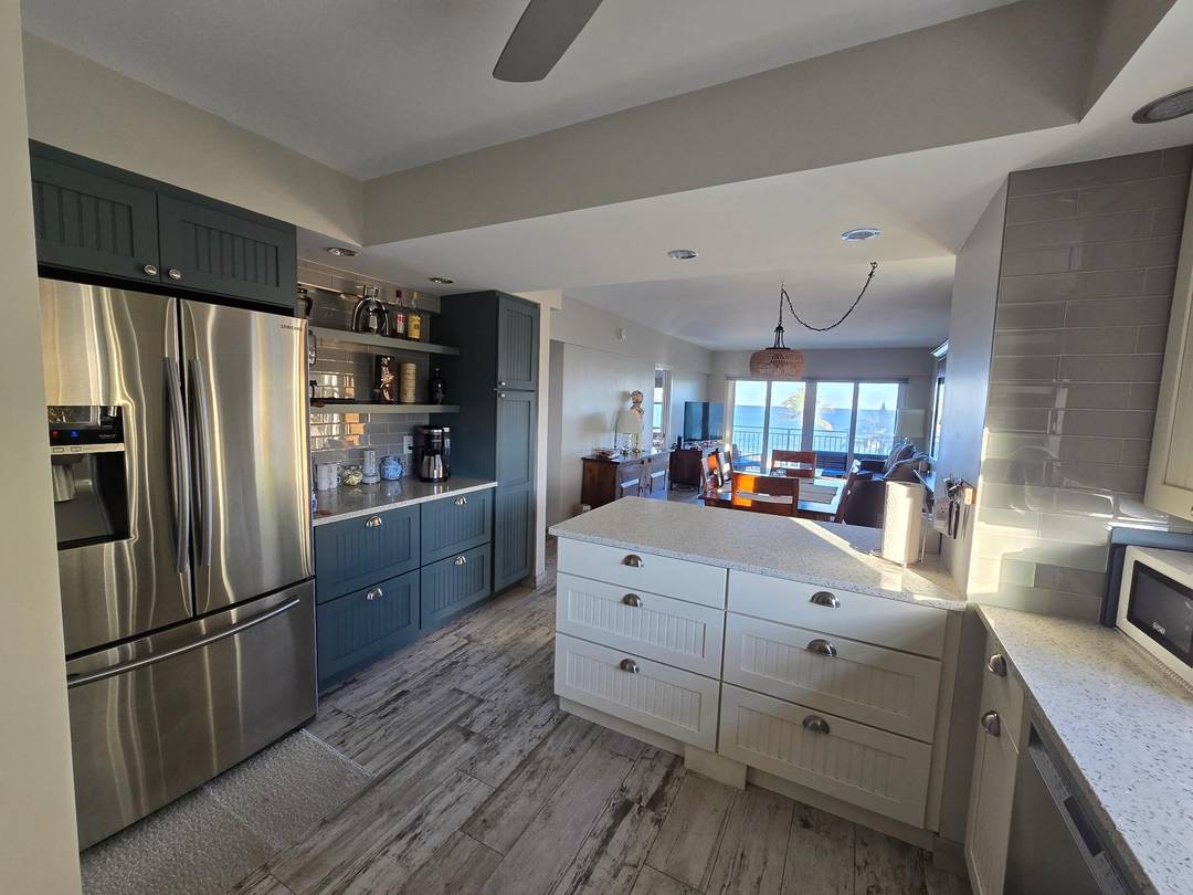 eize the opportunity to live directly on the sand along the highly sought after Hillsboro Mile.