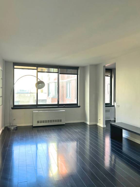 Excellent location on the Upper West side quiet and chic one bedroom featuring more than ample closet space and gorgeous hardwoods throughout.