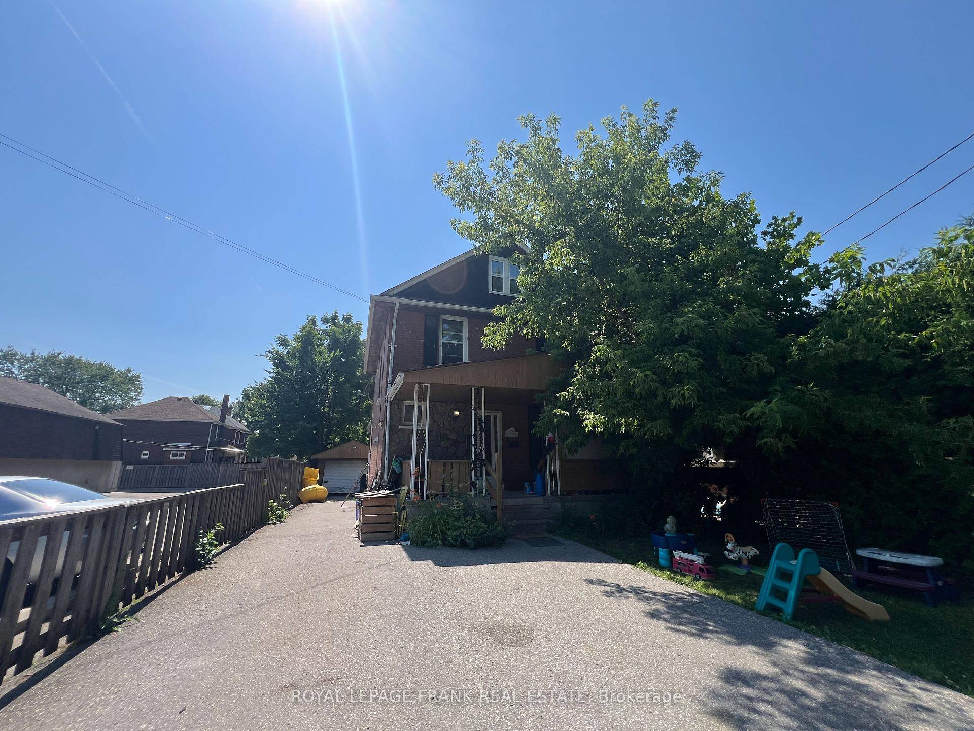 Rent this 2 bedroom unit available for lease in a highly convenient Oshawa location just minutes from Durham College, Ontario Tech University, and Lakeridge Health.