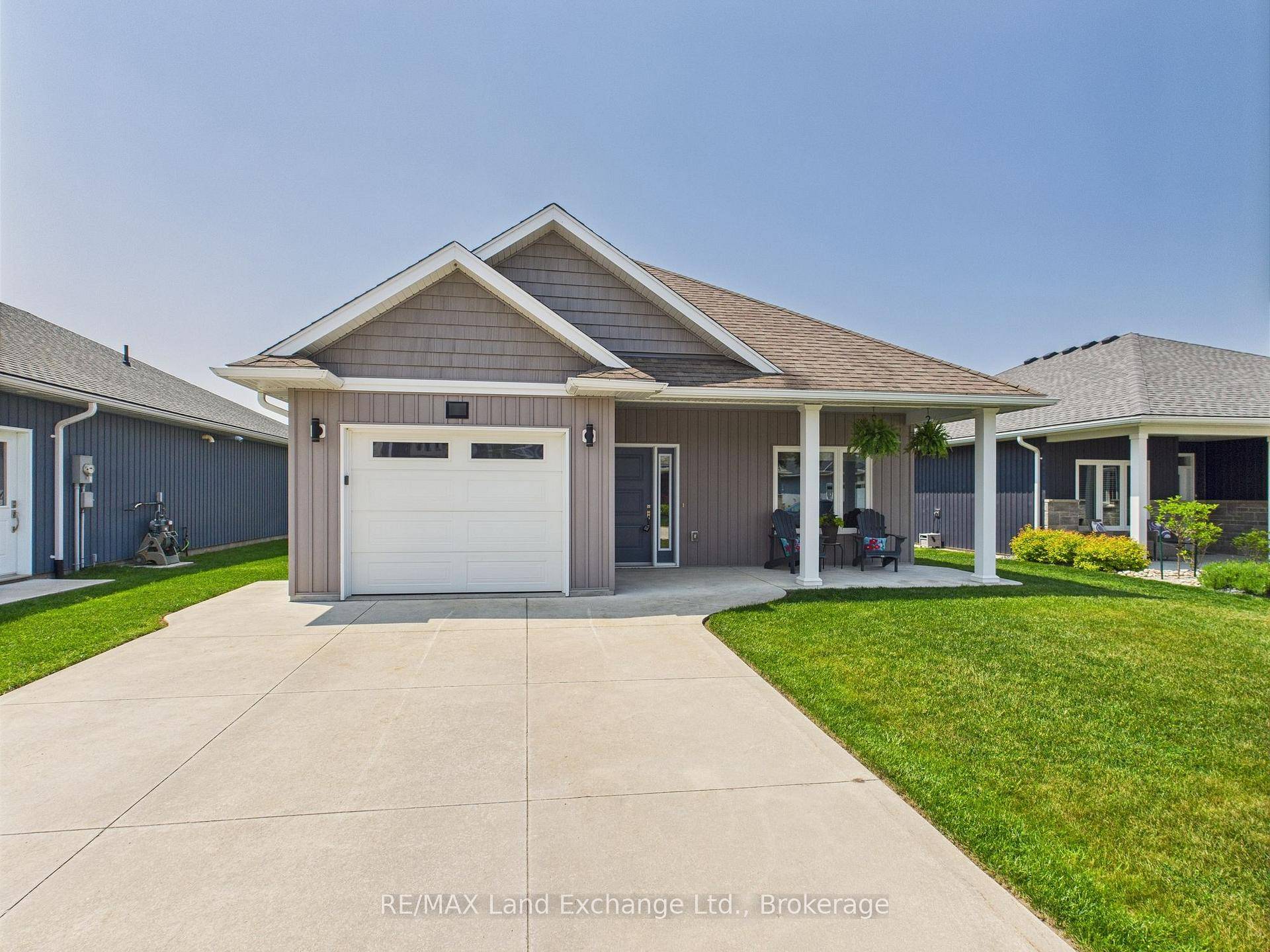 This move in ready 2 bedroom, 1.