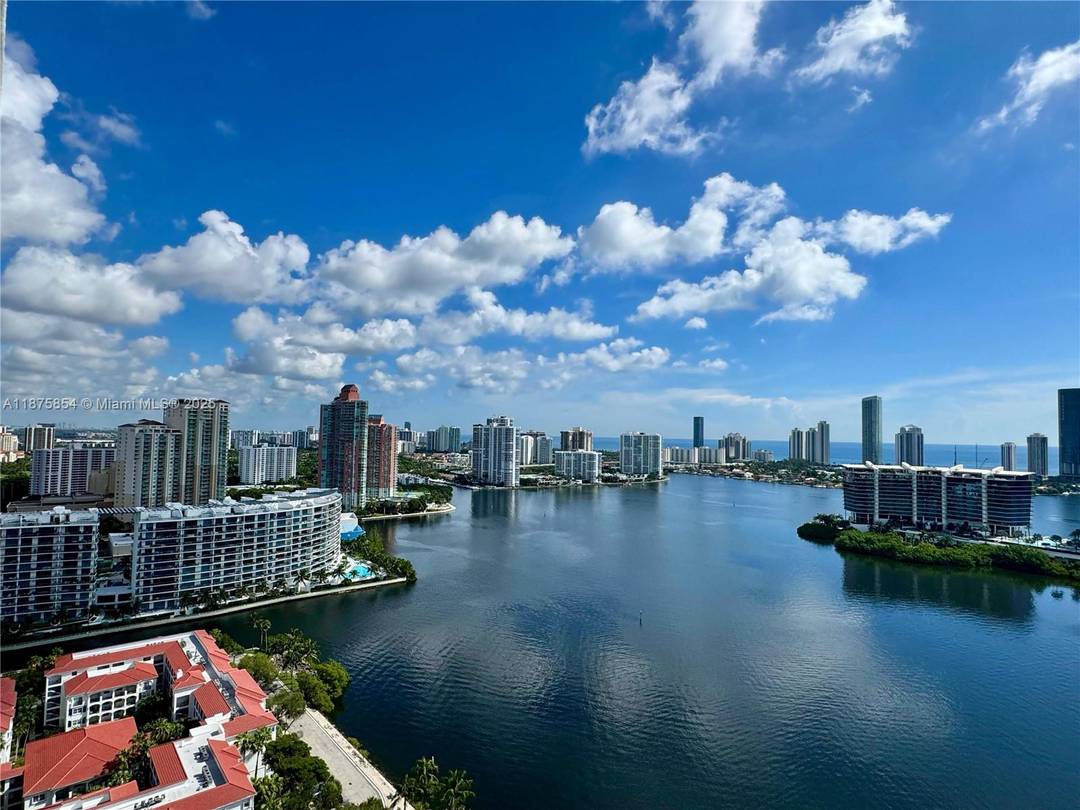 Stunning Penthouse at The Peninsula II in Aventura showcasing panoramic views of the ocean, Intracoastal and city skyline.