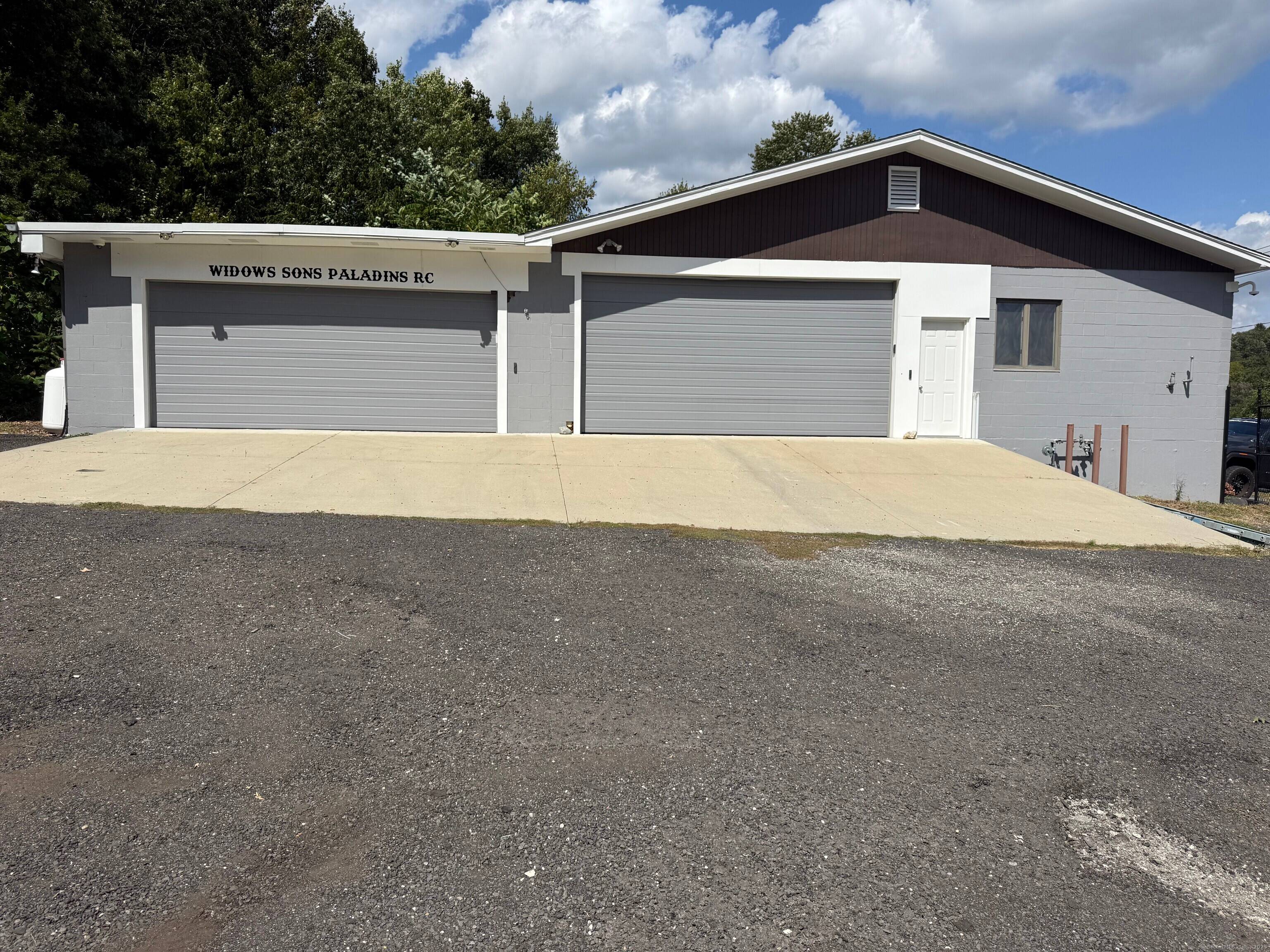Opportunity awaits at this standalone industrial building offering 5, 736 square feet of space.