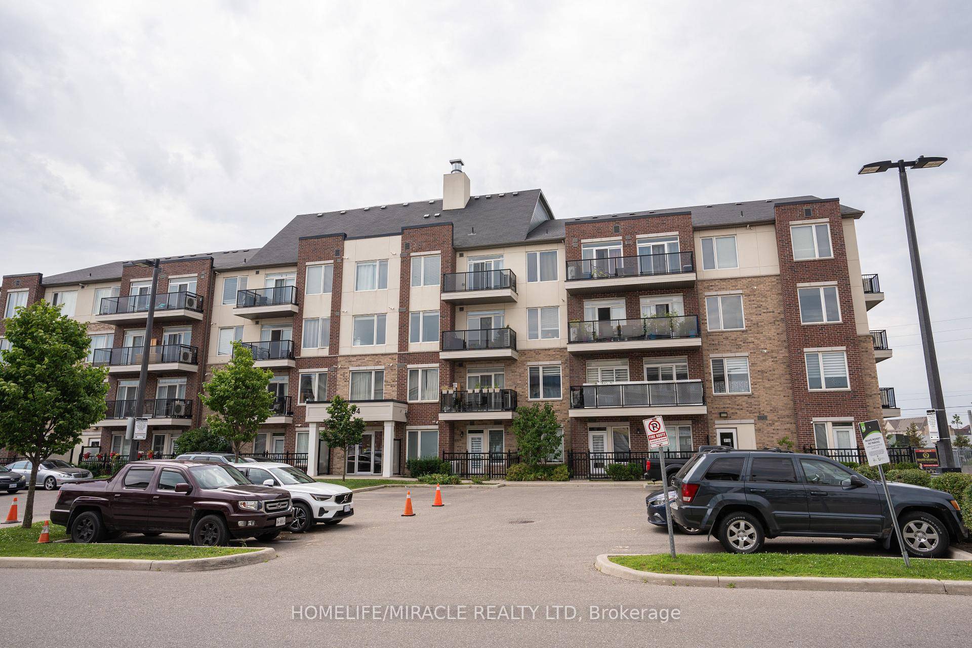 Spacious 1 bedroom plus Den condo, available at Mississauga Rd Olivia Marie Gardens by Daniels at the border of Brampton and Mississauga.