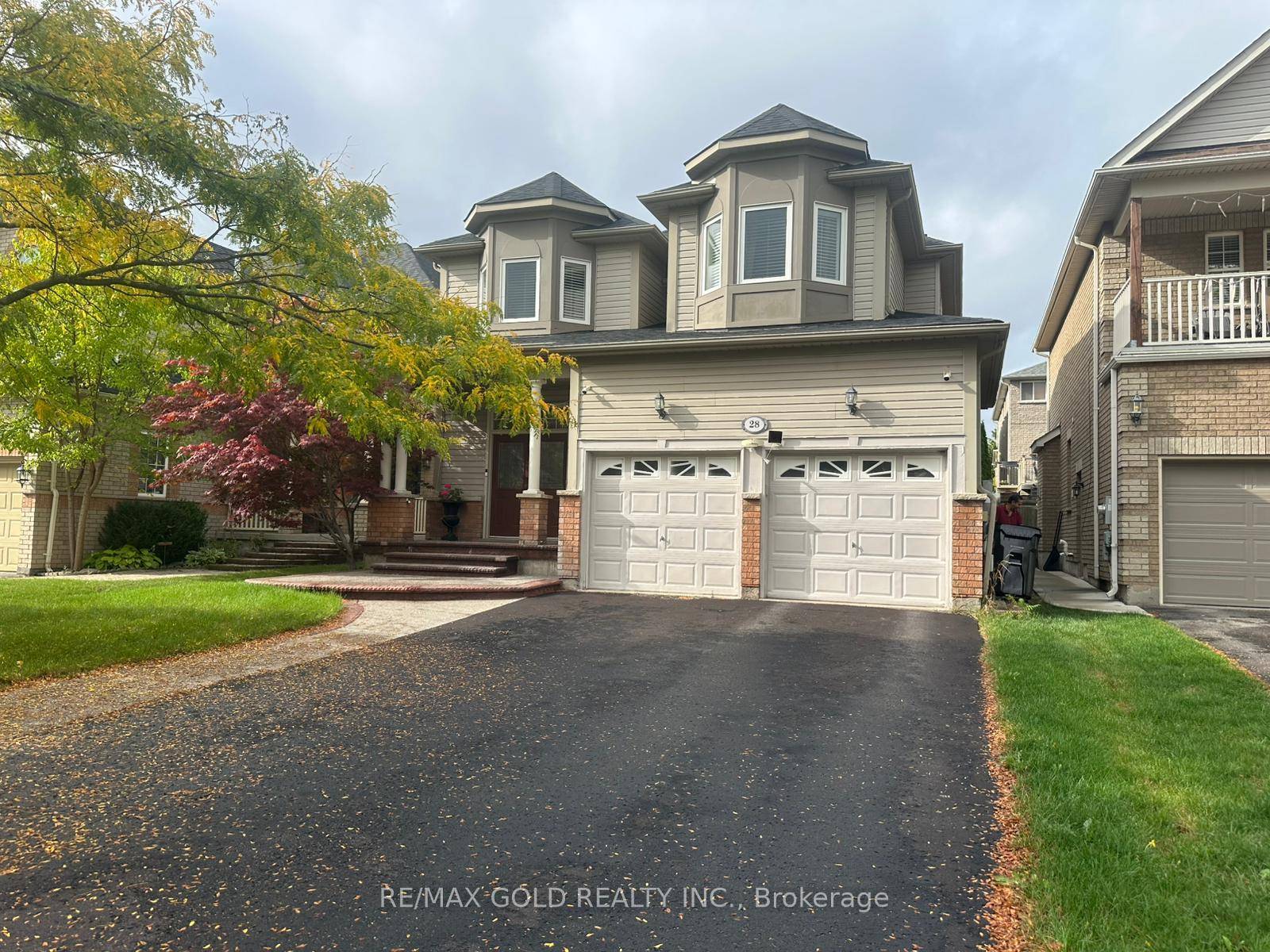 This Beautiful Home Is Located In Highly Demanded Neighborhood of South Barrie.