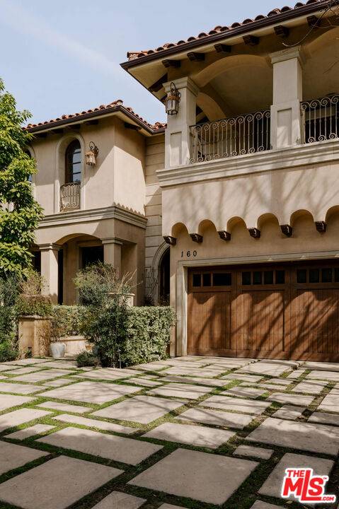 160   Granville Ave 5BR Brentwood La