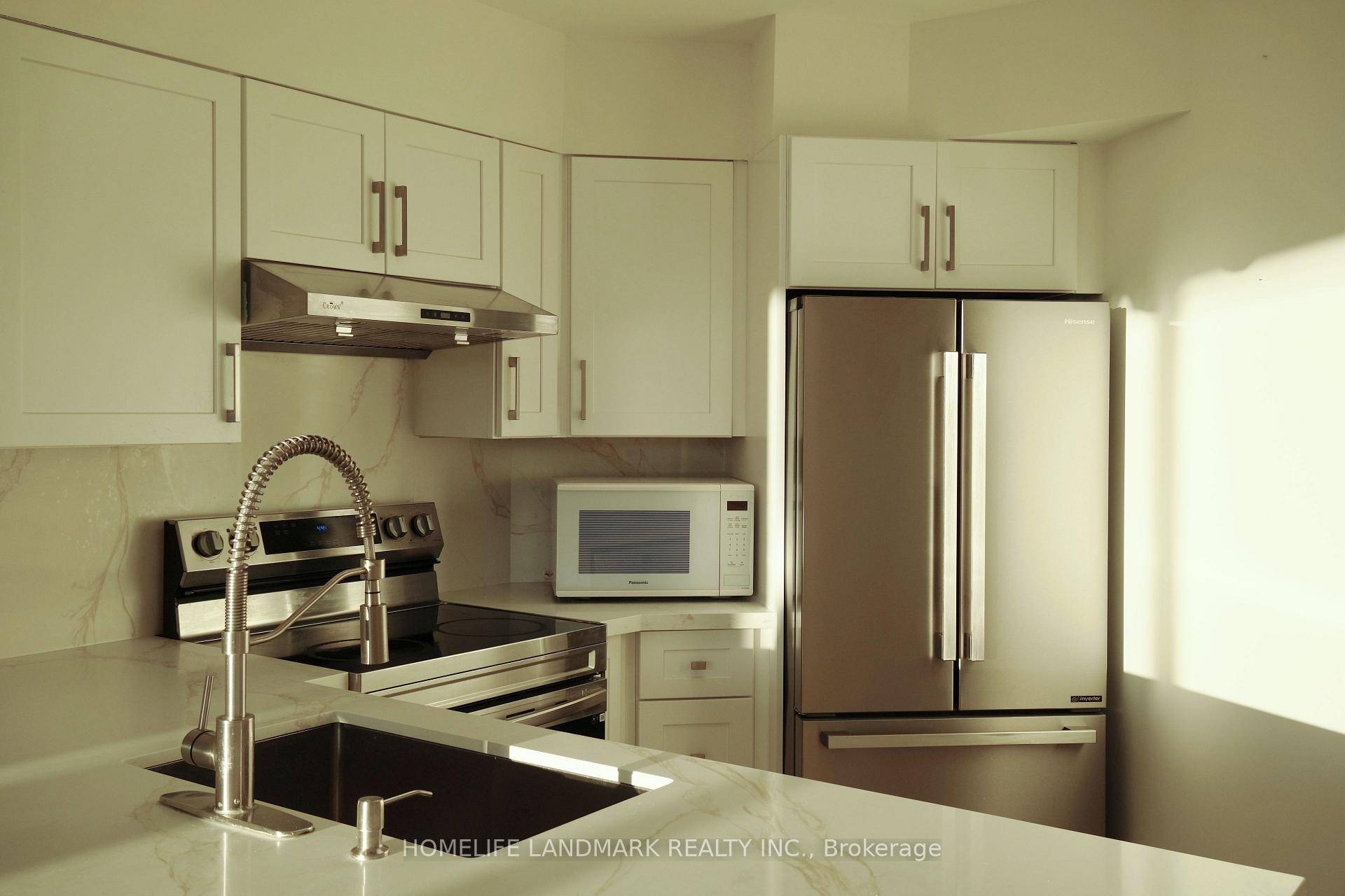 Bright amp ; Spacious 2 Bedroom 2 Bathroom Corner Unit In Highly Desirable Bay College Location.