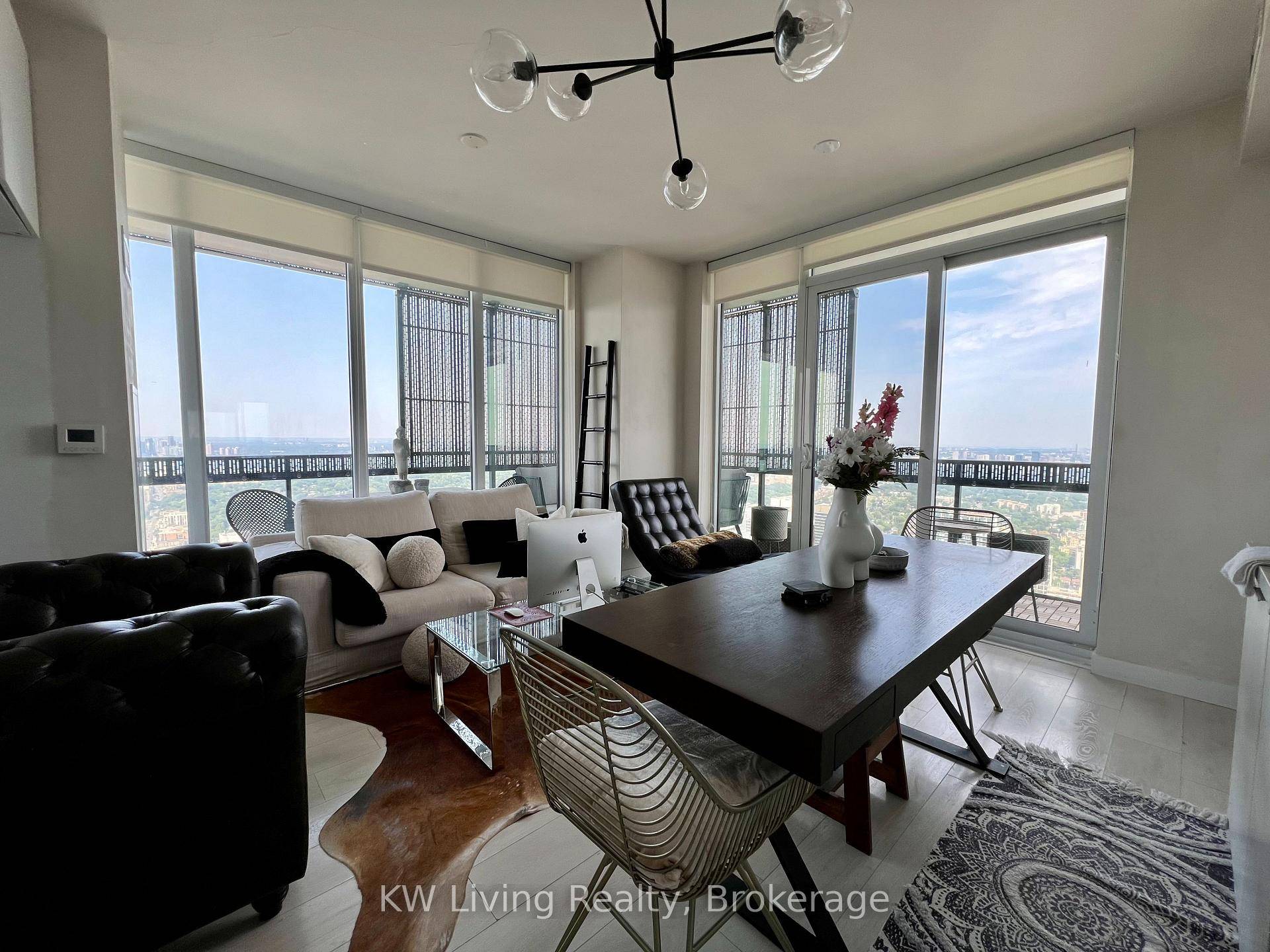 Stunning 2 Bedroom 2 Bath Corner Unit At E Condos !