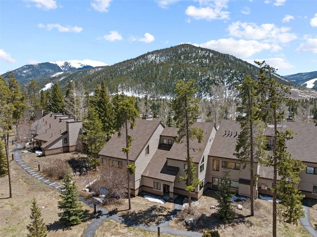 Discover your ideal mountain sanctuary or permanent abode at Quicksilver Condominiums in Keystone.