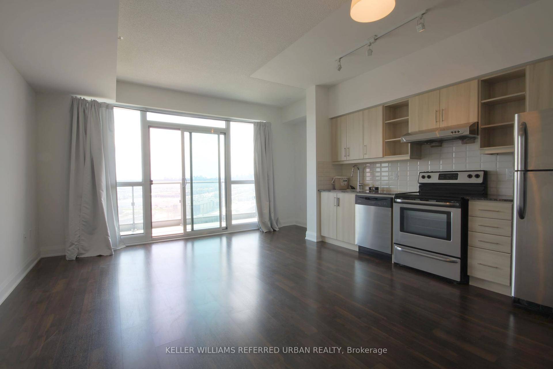Welcome to this well appointed 1 bedroom condo offering approx.