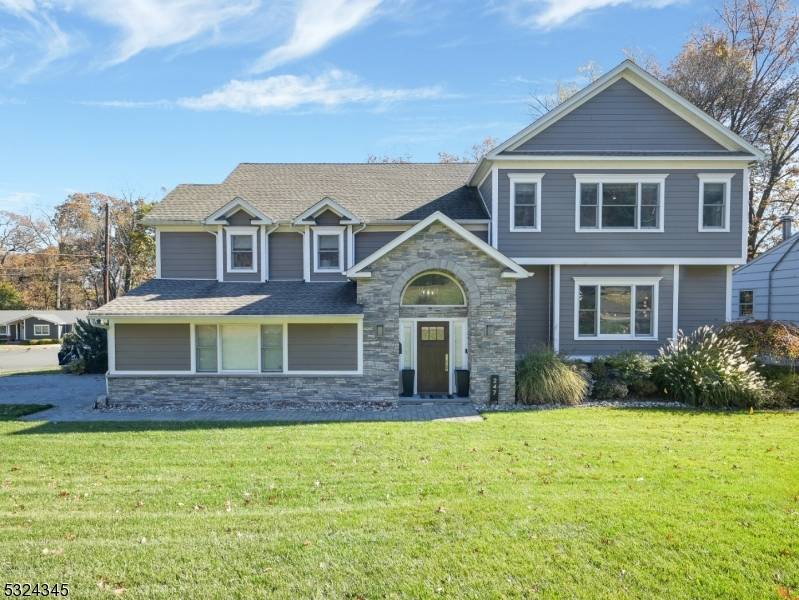 Welcome to 247 Baltusrol Way !