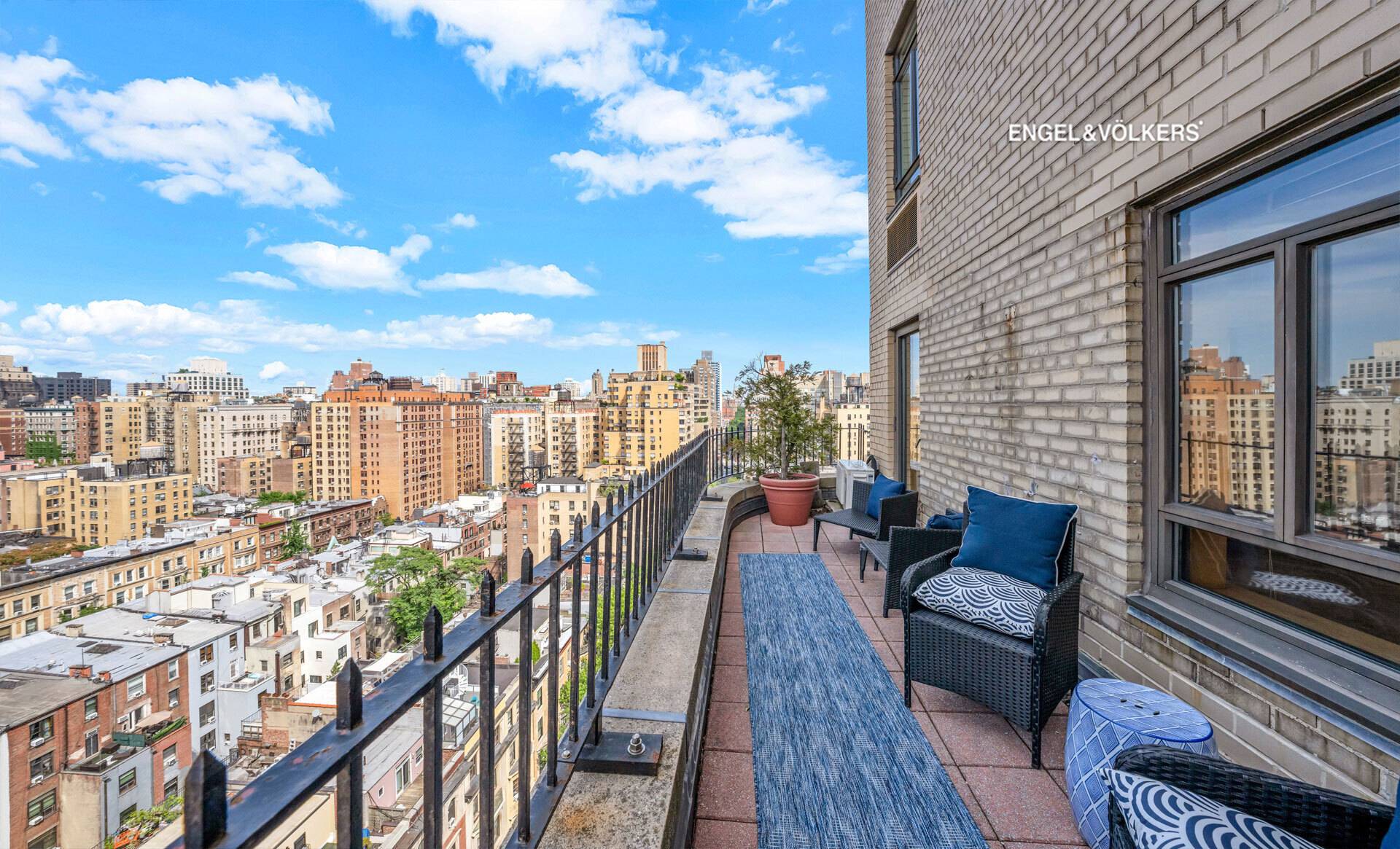 BRIGHT amp ; AIRY SPACIOUS 4BR TWO TERRACES CITY amp ; RIVER VIEWS HI FLOOR WBFP TOP EMERY ROTH UWS BUILDING BRING YOUR ARCHITECT TO CREATE YOUR IDEAL HOME An ...