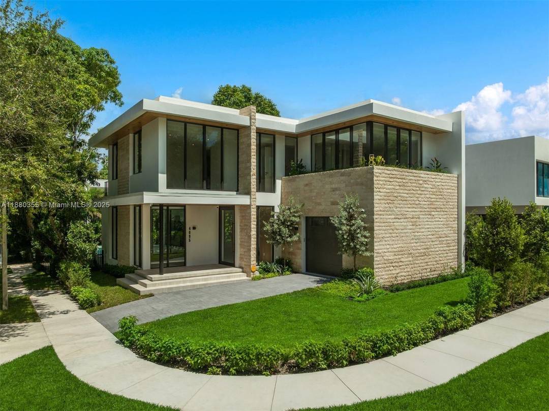 Experience unparalleled luxury at 4095 Hardie Ave, a brand new 5 bedroom, 5 full baths and 2 half baths masterpiece, with 3, 736 sq ft of air conditioned space.