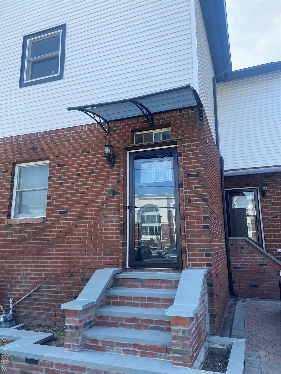 Super Mint Brand new Second Floor Apartment !