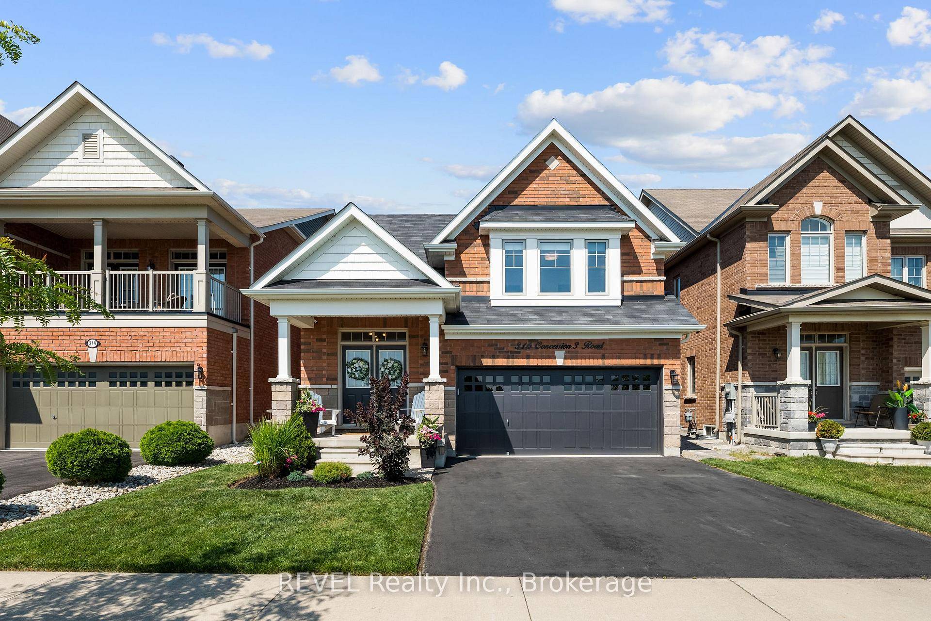 Welcome to 316 Concession 3 Road, move in and live your Niagara on the Lake lifestyle !