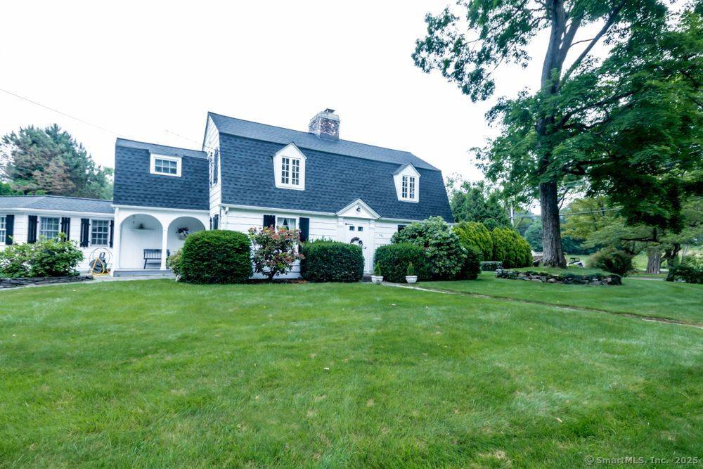 Fully Furnished Colonial in Glastonbury Available September, October and November !