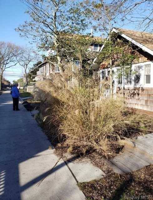 Beach Bungalow ! Close To The Beach !