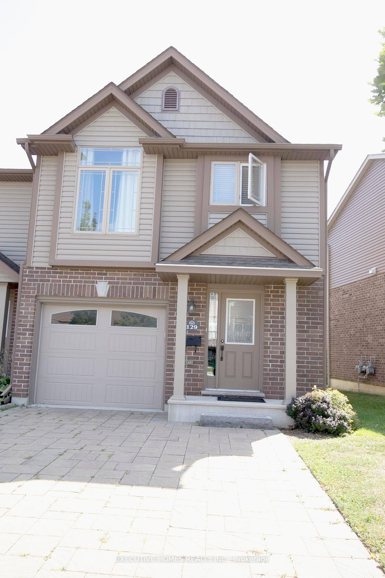 This beautiful townhome offers the perfect blend of style, comfort, and convenience with easy access to South and West London, excellent schools, shopping, Highway 401, and a wide range of ...