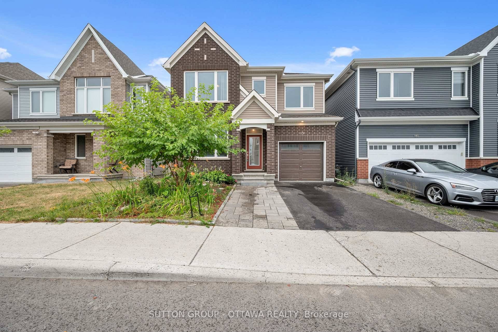 Impeccably maintained amp ; thoughtfully upgraded Caivan built home Welcome to 179 Point Prim Crescent a stunning, move in ready residence in Barrhavens sought after Heritage Park community.