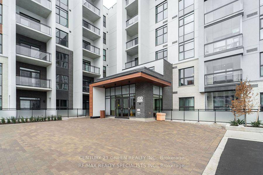 Luxury and Modern condo Located in the heart of Milton.