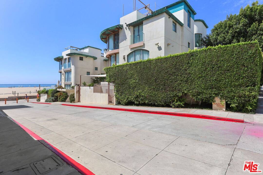 1719   Appian Way 3BR Santa Monica La