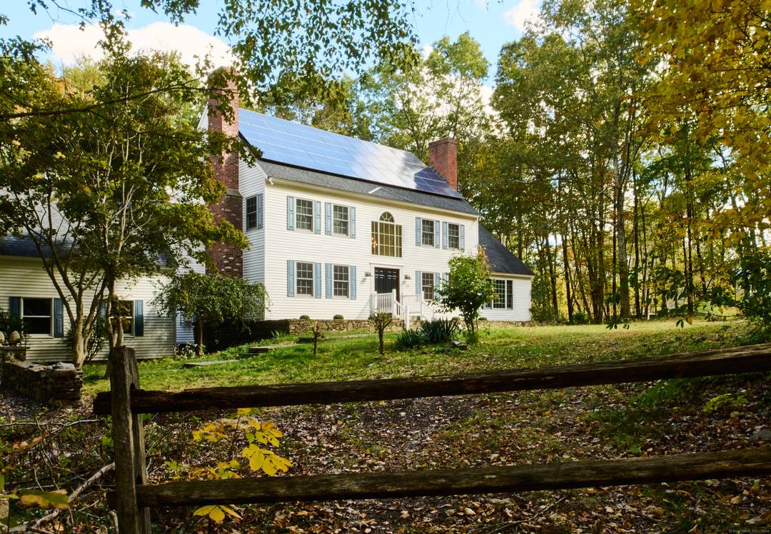 This beautifully updated Post Beam residence offers exceptional craftsmanship and modern amenities throughout.