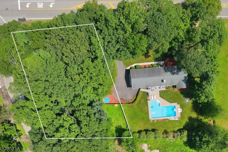 Build your dream home on this single family building Lot in Morris Twp.