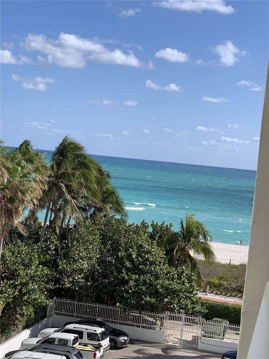Located in the prestigious Carriage Club North on Millionare's Roll, this beautifully appointed 1 bedroom plus large den, 1 bathroom apartment offers an exceptional opportunity to enjoy Miami Beach living ...