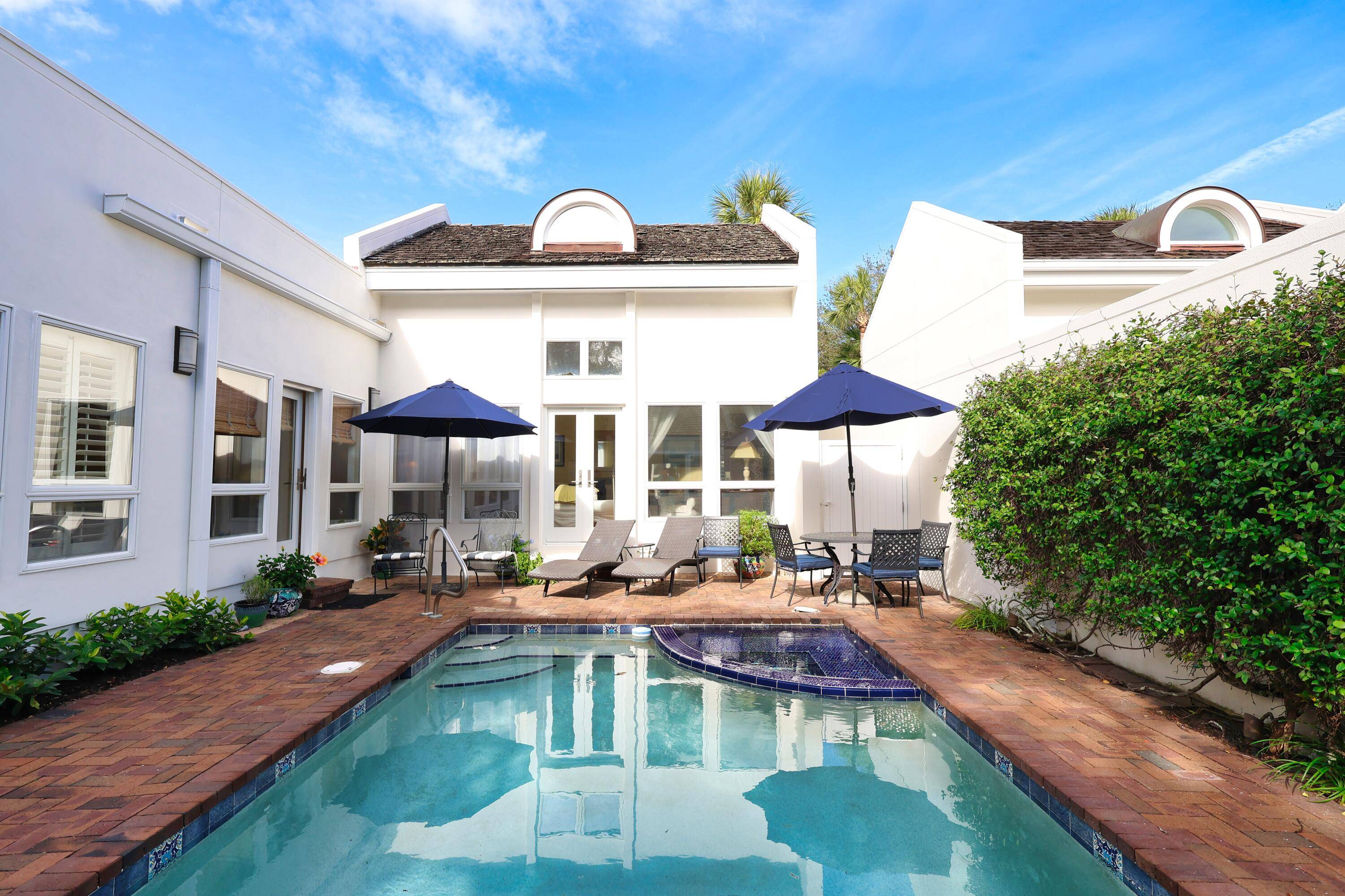 Charming Baytree Villa with ocean access.