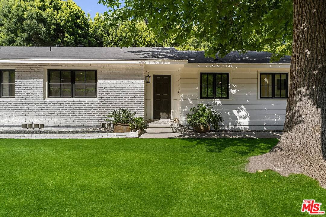 1450  N Bundy Dr 3BR Brentwood La