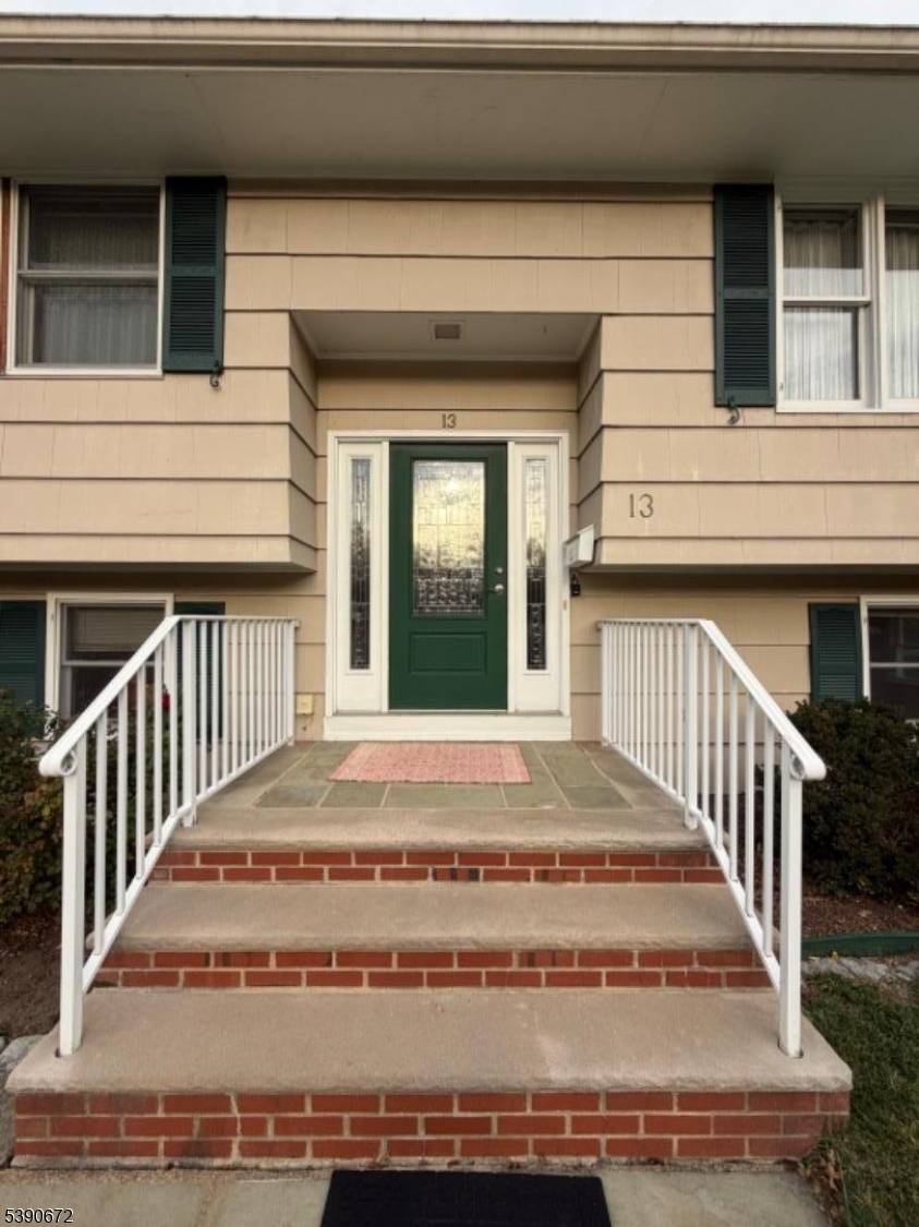 Glutting Pl East Hanover Twp. New Jersey Single-Family