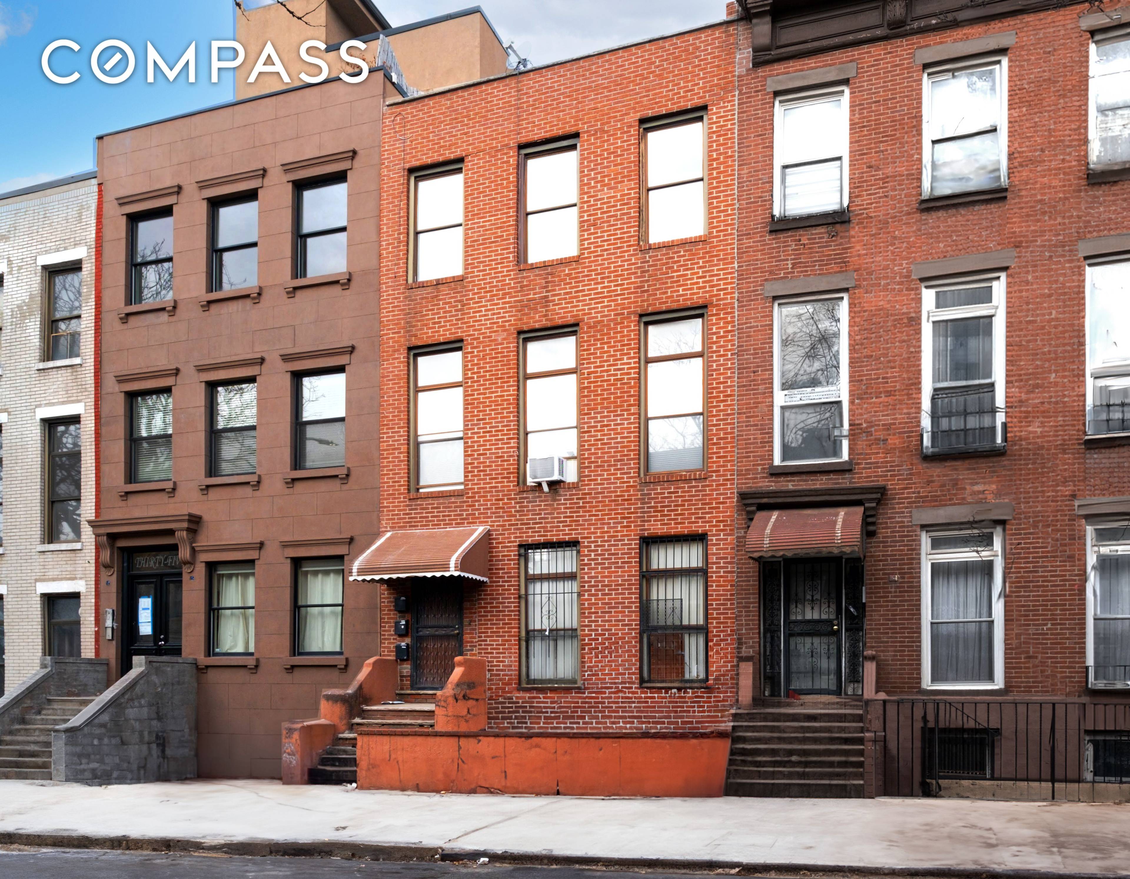 Investment Opportunity 4 Unit Multifamily Home in Columbia St Waterfront District This solid brick 4 unit property features 7 bedrooms and 4 bathrooms and is filled with natural light throughout.