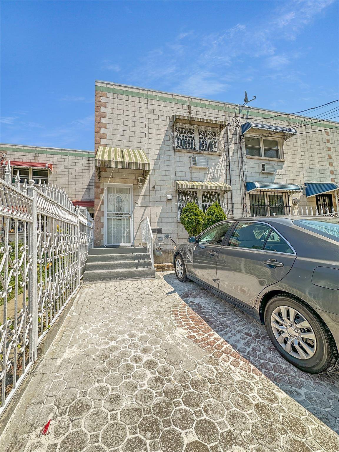 Welcome to 1192 Fox Street a beautifully maintained 3 bedroom, 1.