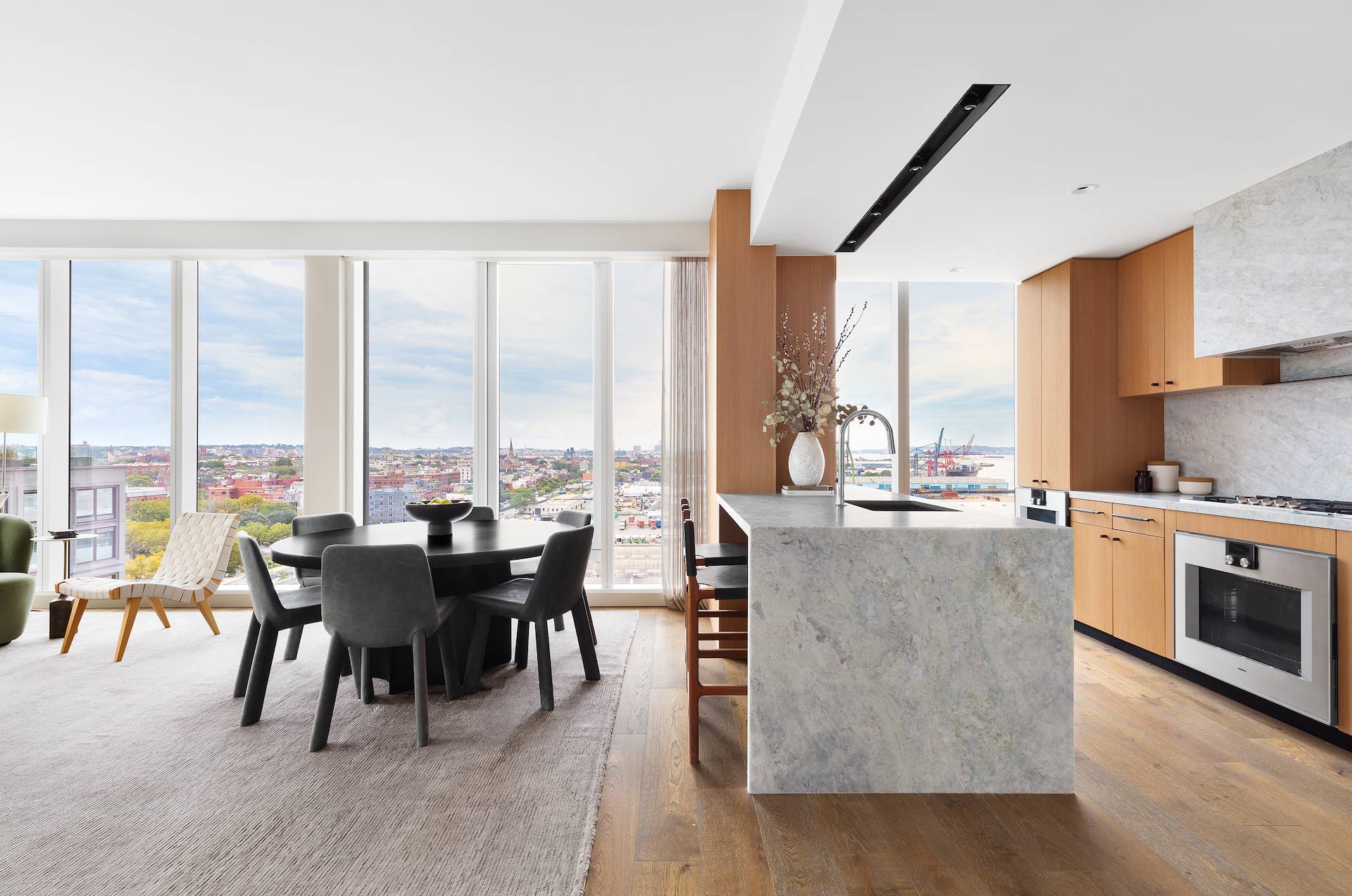 LUXURY WATERFRONT LIVING IN BROOKLYN HEIGHTS.