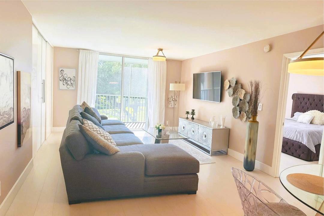 Seasonal Rental, less than 1 mile from the beach.