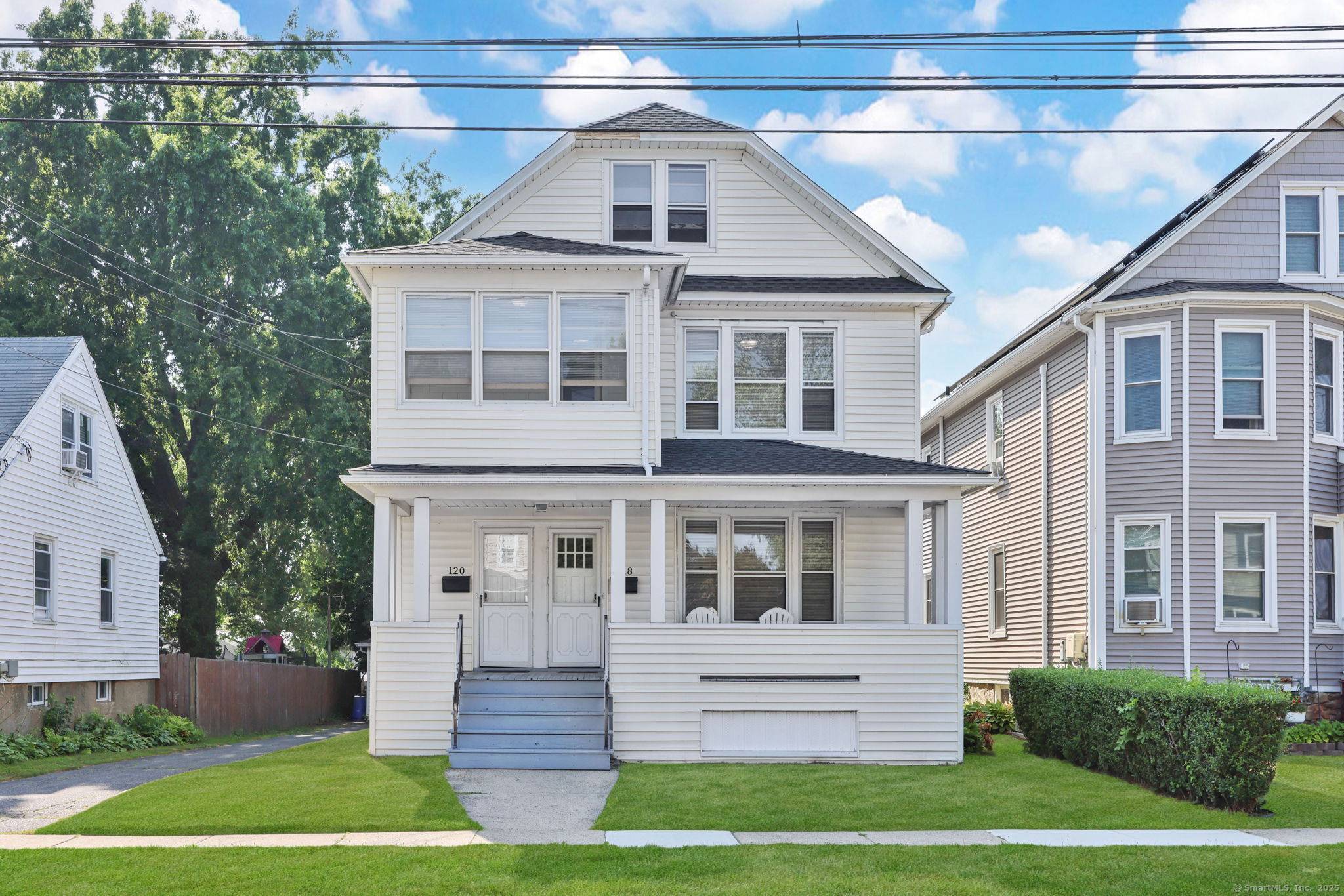 BEST FINAL OFFERS DUE BY 1PM MONDAY 8 18 Welcome to 118 20 Burritt Ave, a well maintained 2 unit property in a desirable Stratford location offering a fantastic investment ...