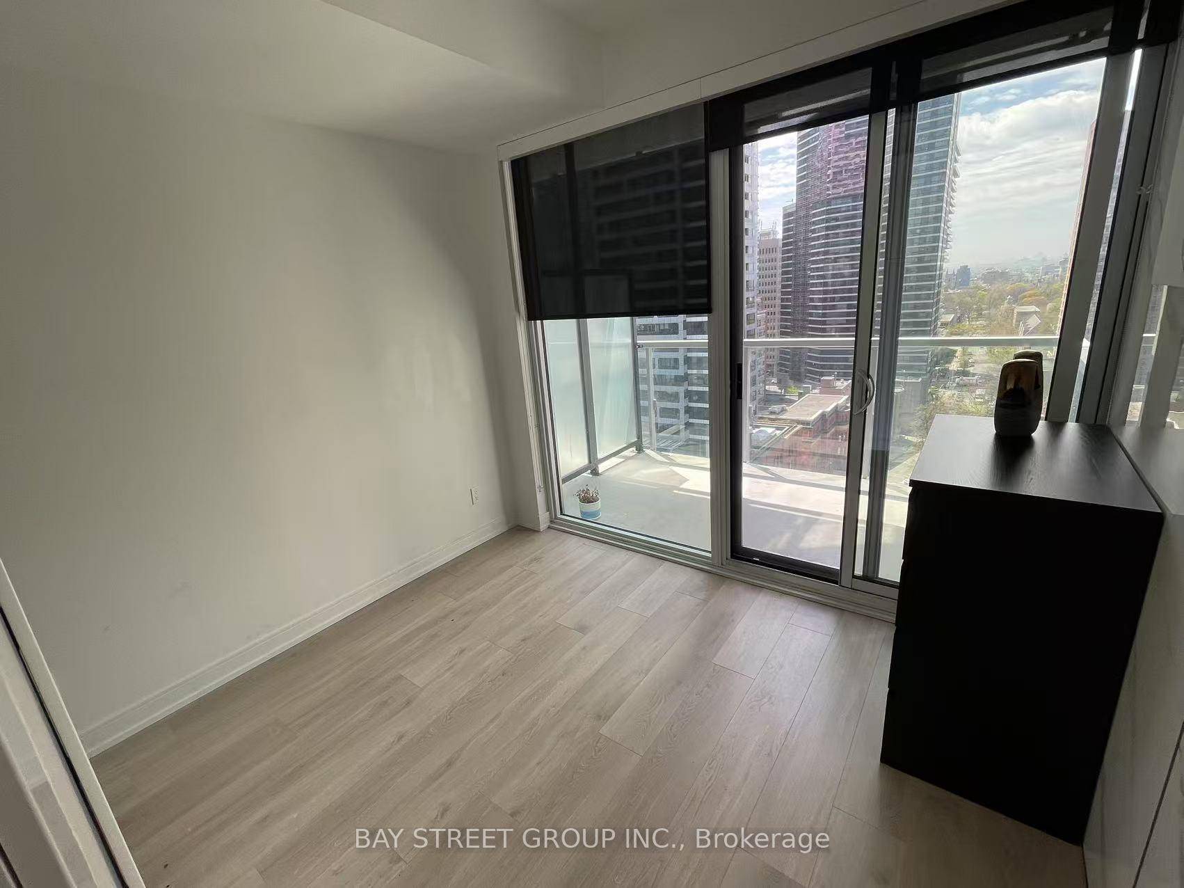 2 bedroom 1 den with luxury updates, west facing open balcony with a clear city view.