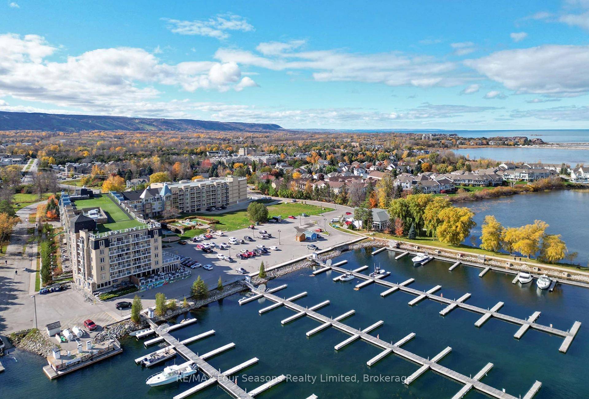 This 3 week G6 fractional ownership for weeks 31 33 46, with a spectacular view of Georgian Bay and historic Collingwood grain terminals could be yours.