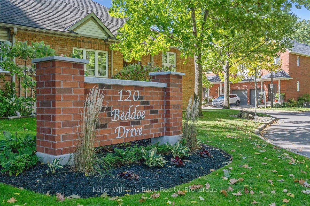 Exceptional End Unit Townhome in an Exclusive Enclave Beside Chedoke Golf Course.