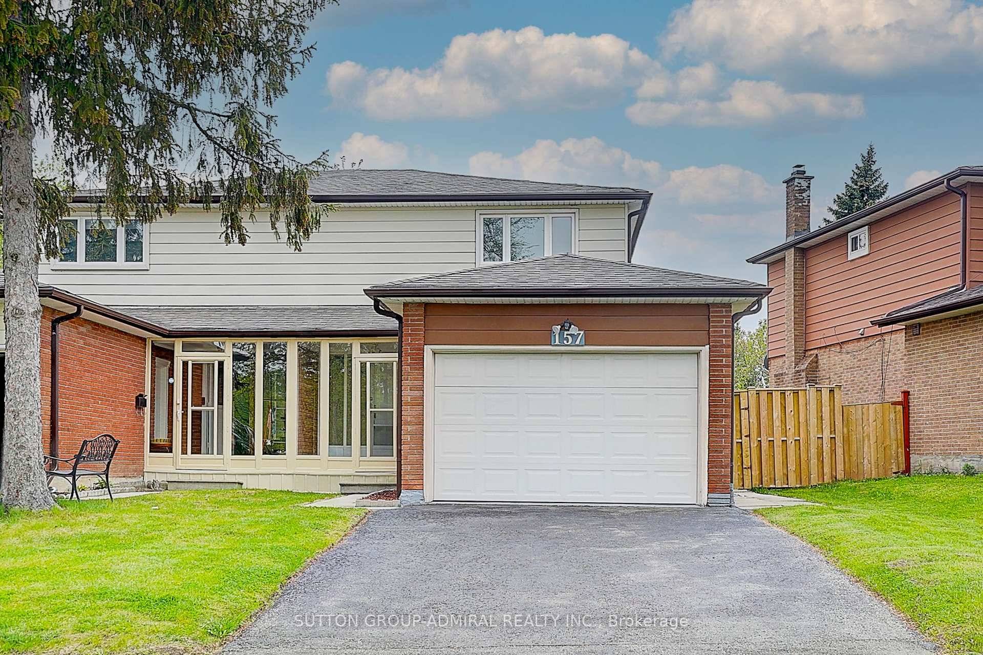 Located in a family oriented neighborhood, this home offers convenient access to Highway 404 and is within walking distance to TTC, supermarkets, restaurants, plazas, schools, Seneca College and parks.
