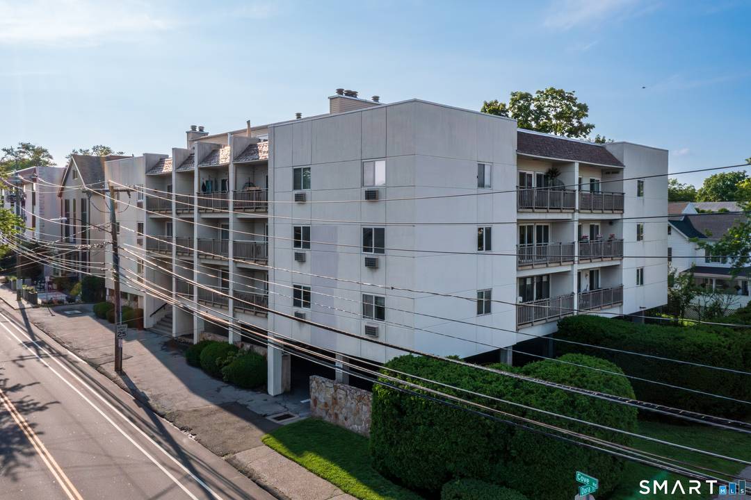 Live the Cove lifestyle !