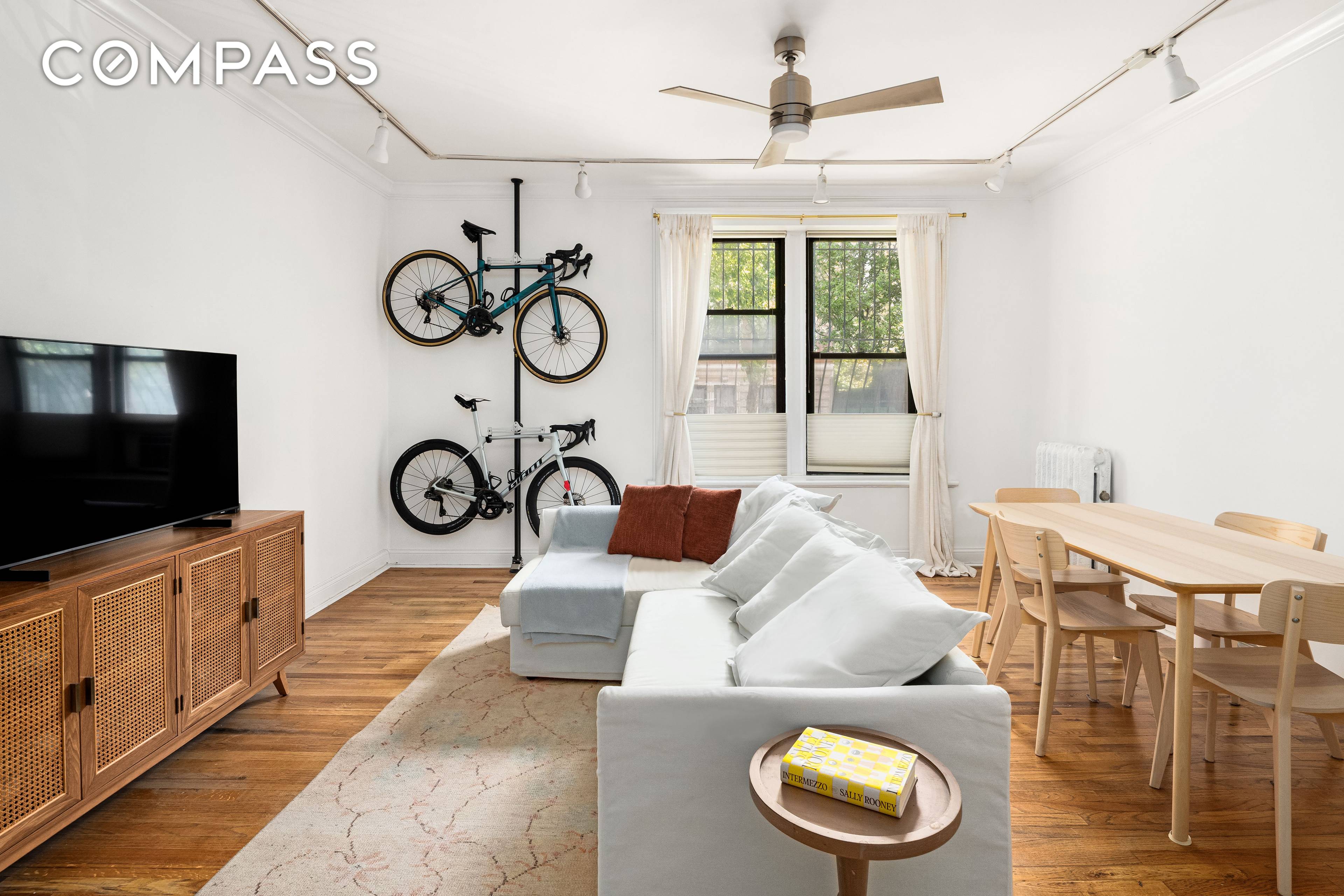 Spacious amp ; Serene 1 Bedroom in the Heart of Prospect Heights This beautifully laid out 1 bedroom, 1 bathroom home offers the perfect blend of space, comfort, and location ...