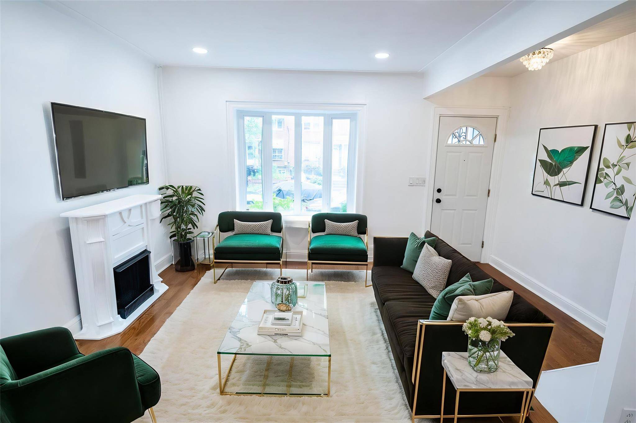 New Price 639, 999 Fully Renovated Home with Bright Interiors, Private Basement Suite amp ; Garage Parking This sun filled, fully updated colonial offers modern finishes, high ceilings, and flexible ...