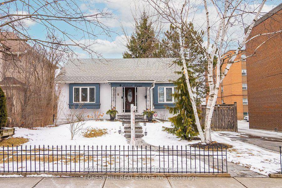 Prime Port Credit Location !