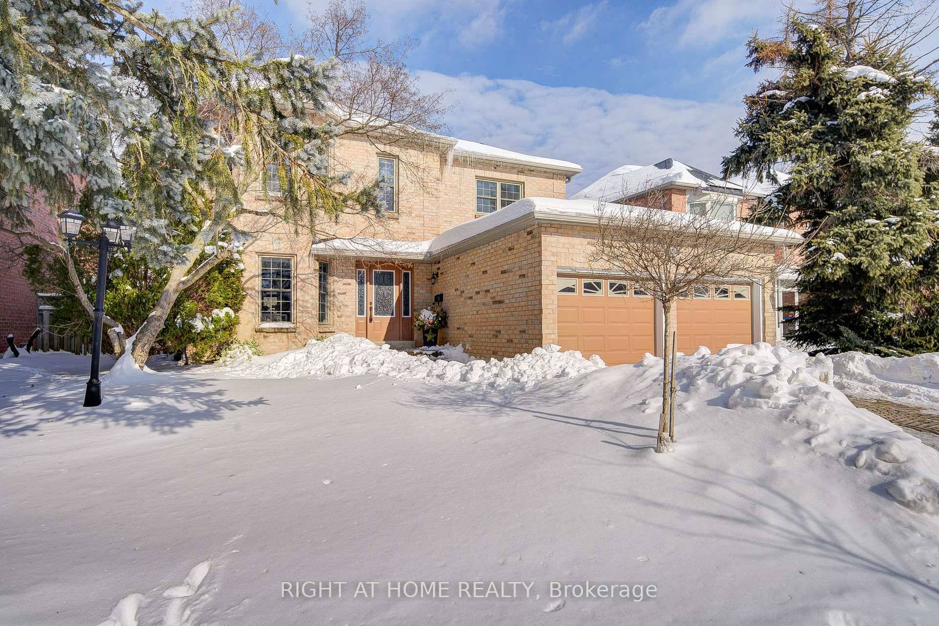 This exquisite 2 storey home, located in the highly desirable Buttonville neighborhood of Markham, offers the perfect blend of luxury and comfort.