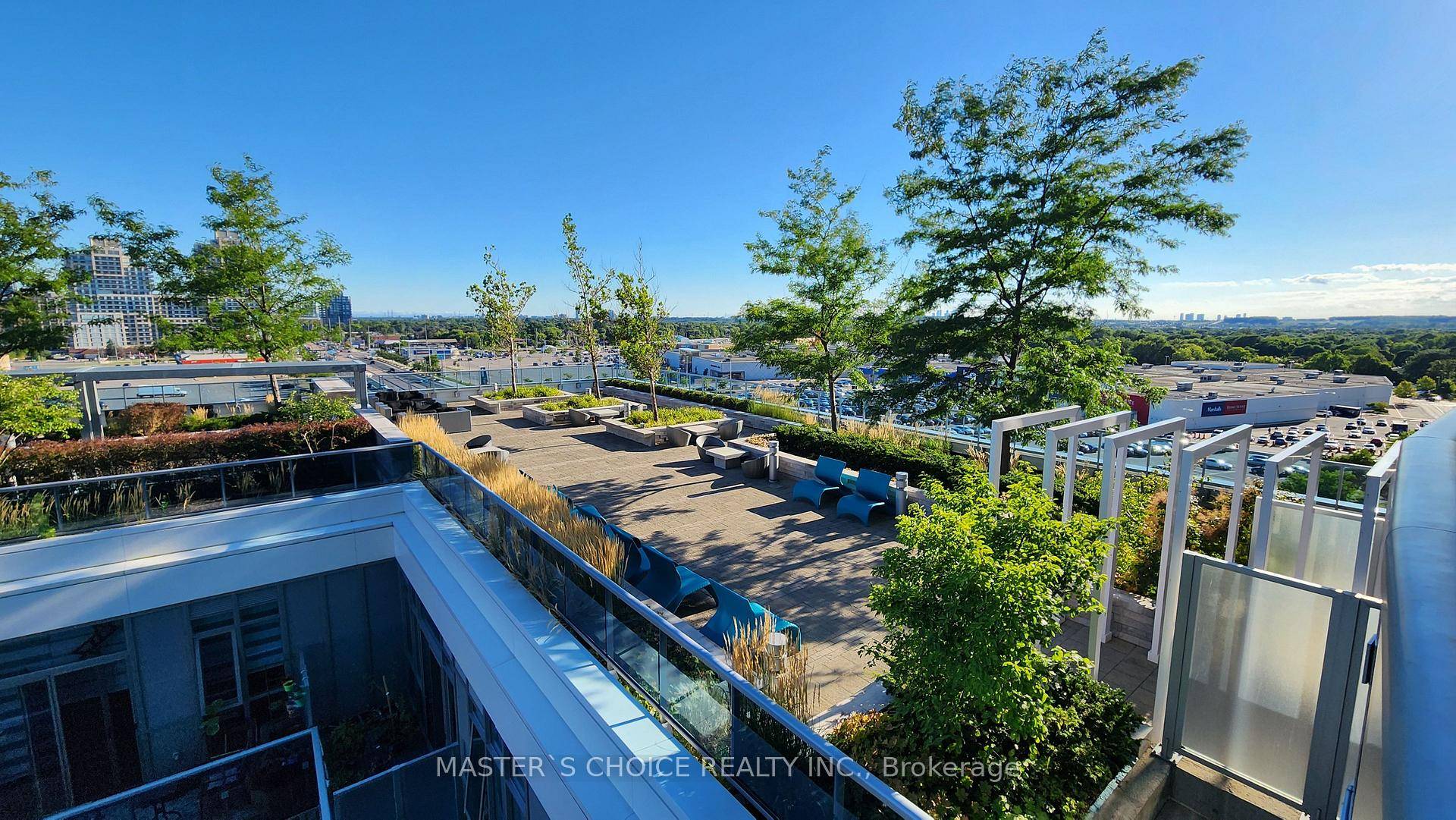 Luxurious Xpression 1 1 Condo Exceptionally Well Managed Sunny amp ; Bright Southern Exposure w Unobstructed View Overlooks Rooftop Garden 9 ft Smooth Ceiling Functional amp ; Fantastic Layout w ...
